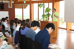 汐見先生開会のあいさつ