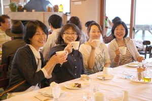 エデュカーレ交流会2016食事風景